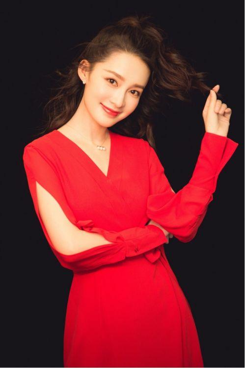 李沁营销号爆料视频播放,幕后故事揭秘 第2张 李沁营销号爆料视频播放,幕后故事揭秘 第2张